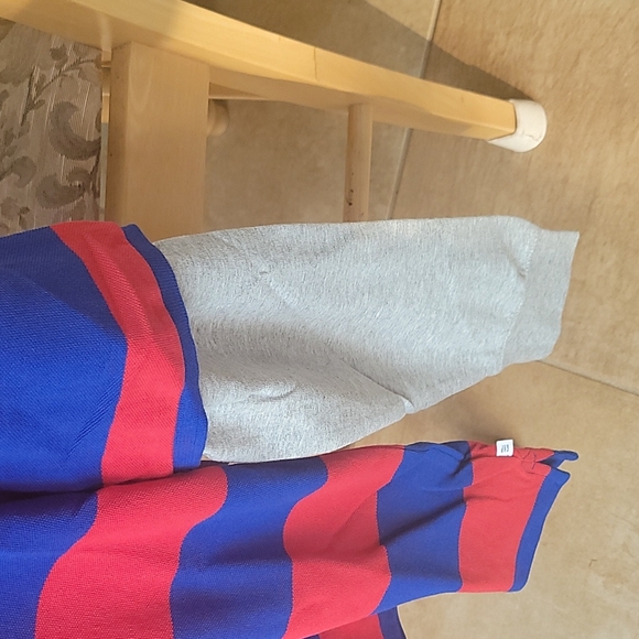Gap red and royal striped polo with gray sleeves 14 - Picture 4 of 9